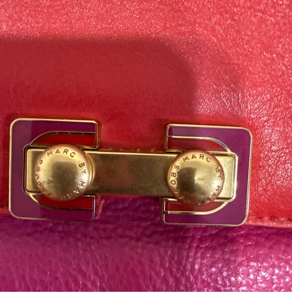 Valentine’s Day red Marc Jacob’s feminine minimilist purse - Picture 4 of 5